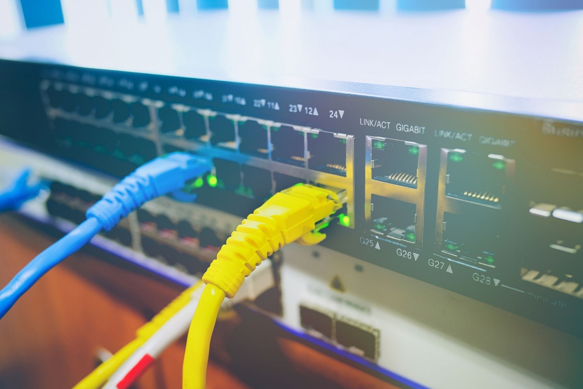 How do satellite internet uplinks compare to other types of internet connections, such as fiber optic or DSL?